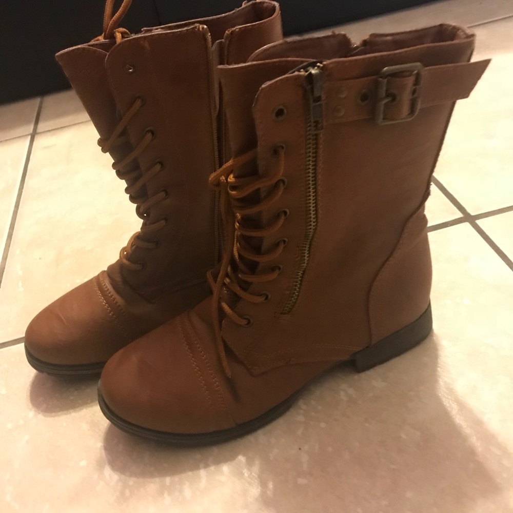 Booty - Picture 3 of 3